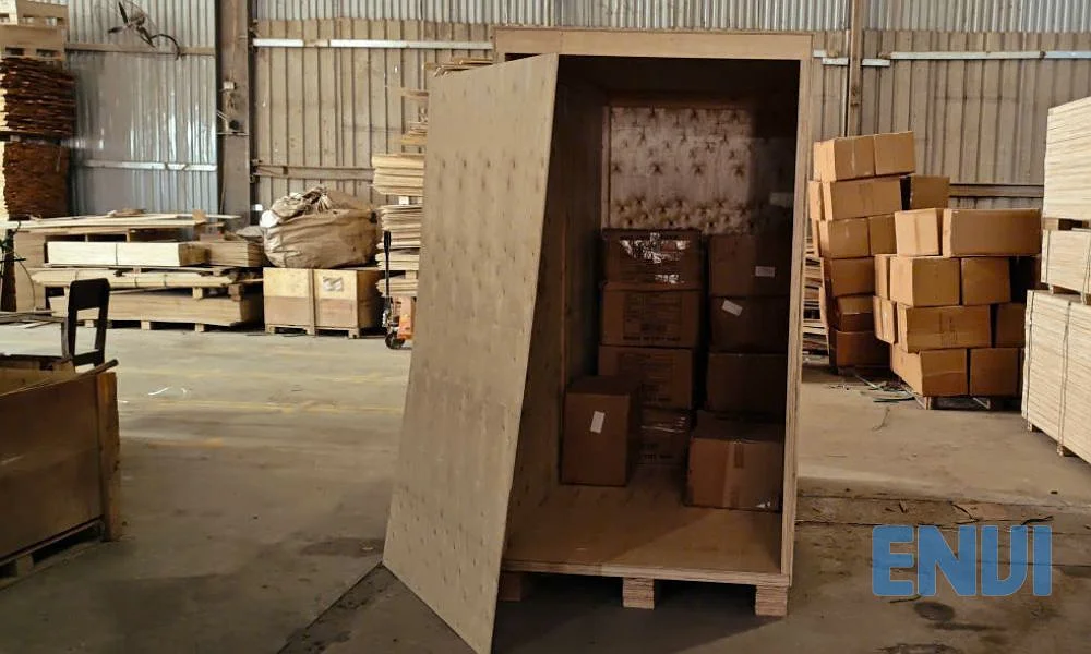 wooden-lift-van