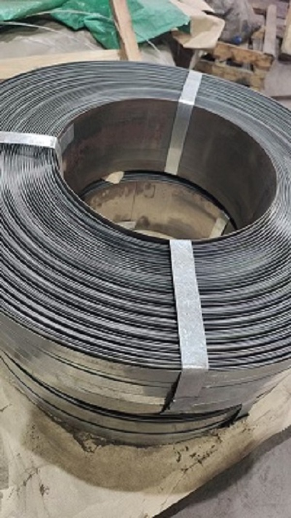 Dây đai thép dầu chằng buộc thép cuộn và bê tông khối