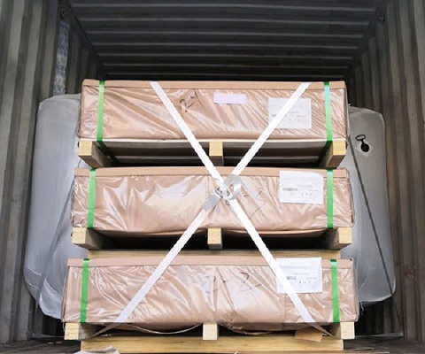 Pallet gỗ, dây đai composite, túi khí chèn hàng trên container