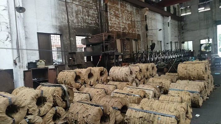 Dây đai thép dầu chuẩn bị suất xưởng