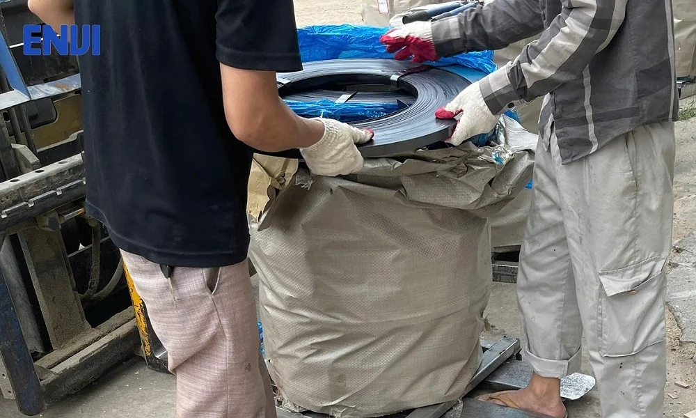 Cuộn dây đai thép dầu